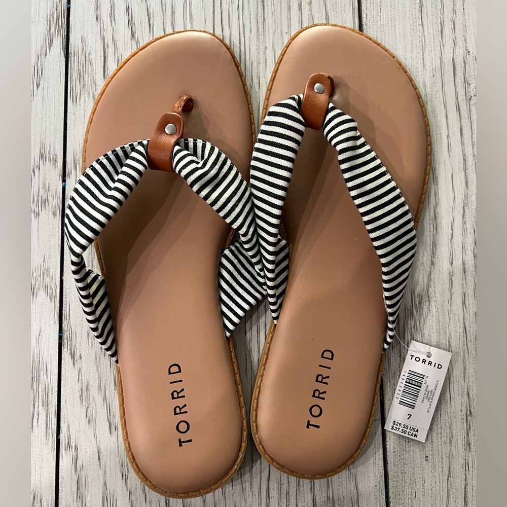 Torrid 7w flip flops